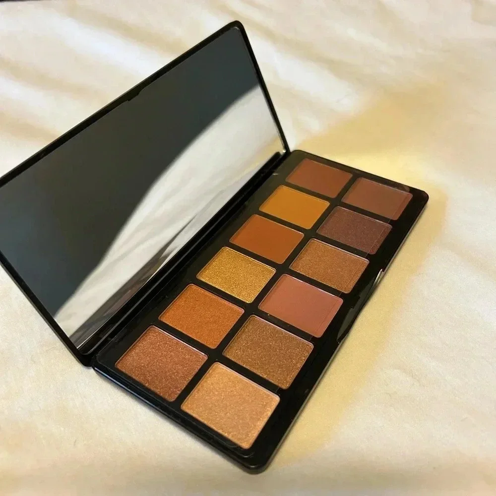 LA‎ Girl eyeshadow palette